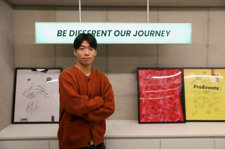 18岁韩国高中生球员朴柱荣加盟葡甲球队费雷拉，将直接加入一线队