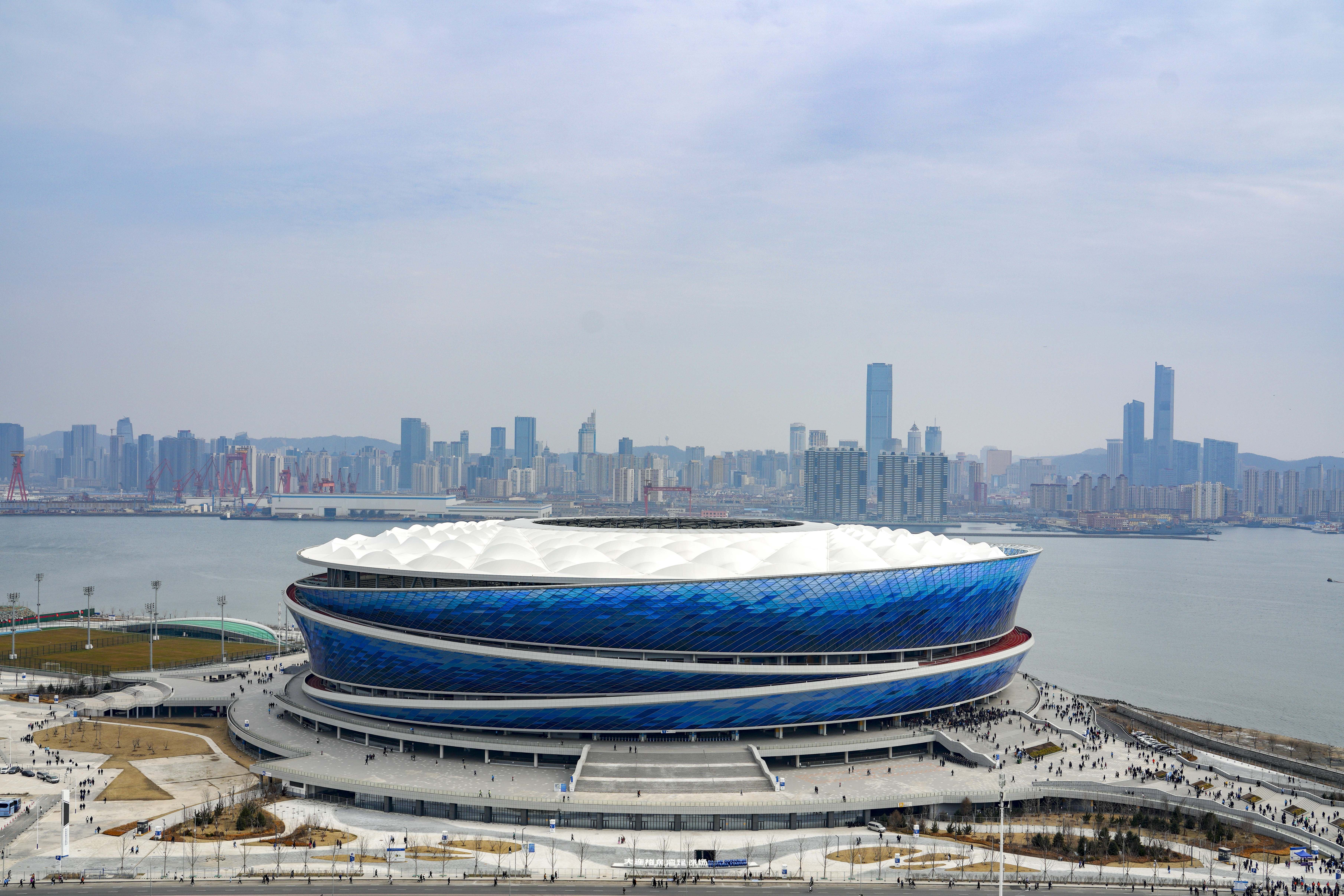 中超目前有7座专业足球场，还有申花和铁人改造的专业足球场