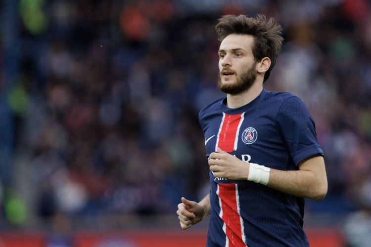 K77：萨拉赫是伟大球员，但他未来是否会加盟巴黎不该由我来回答