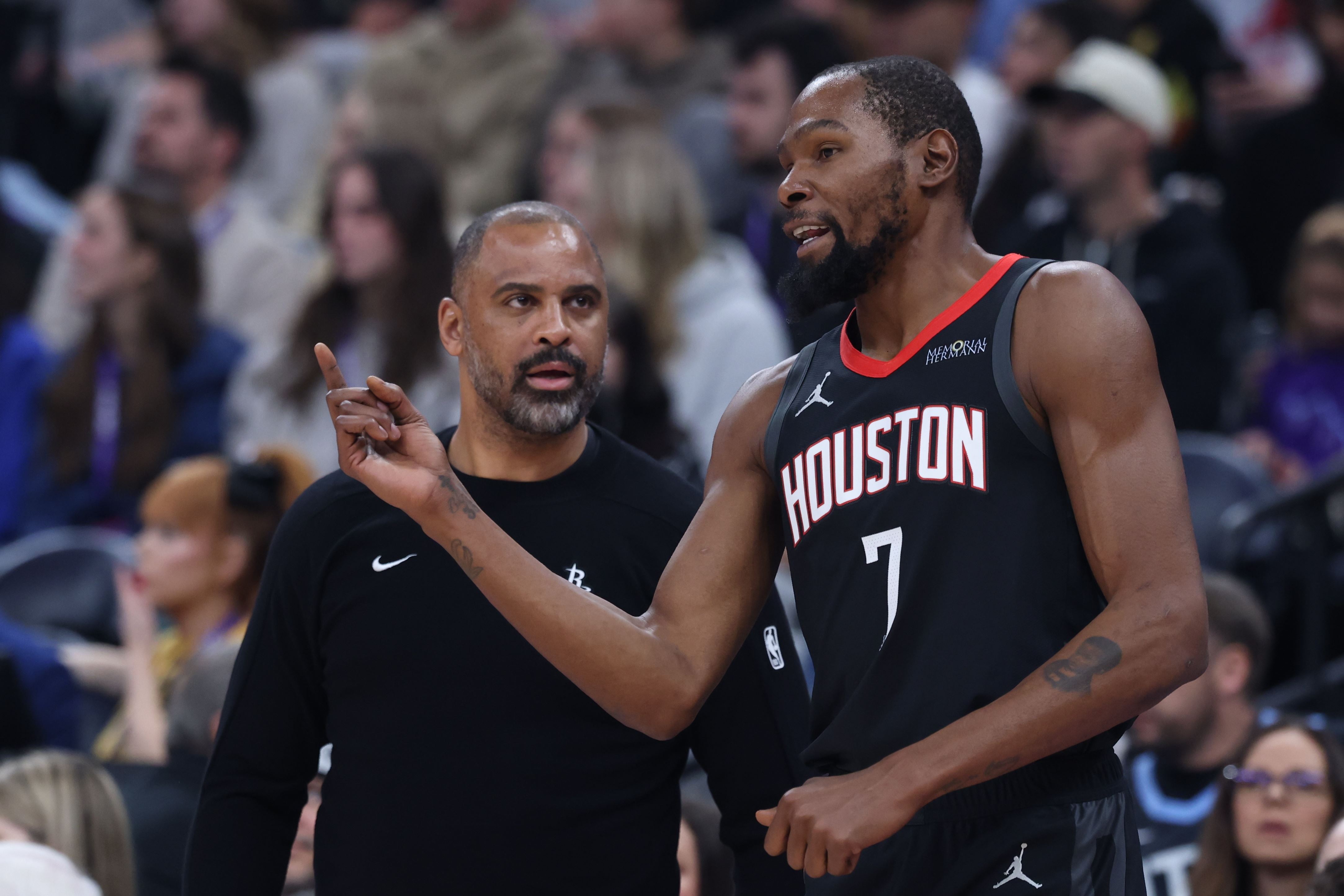 火箭打联盟前五关键时刻：防守效率136&净效率-36 失误多于助攻