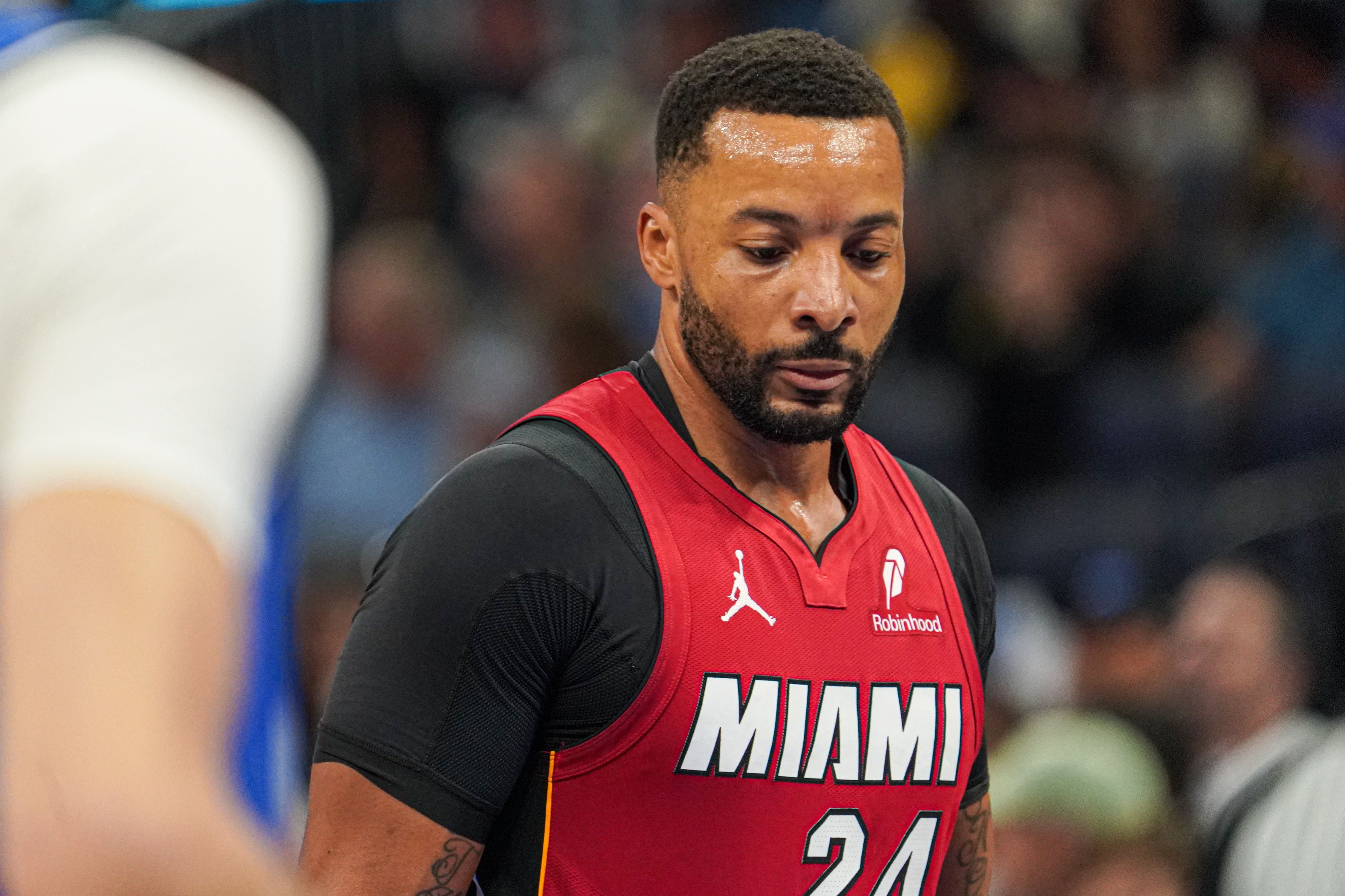  鲍威尔：猛龙防守强硬轮转补位迅速 充分利用了身高和臂展优势