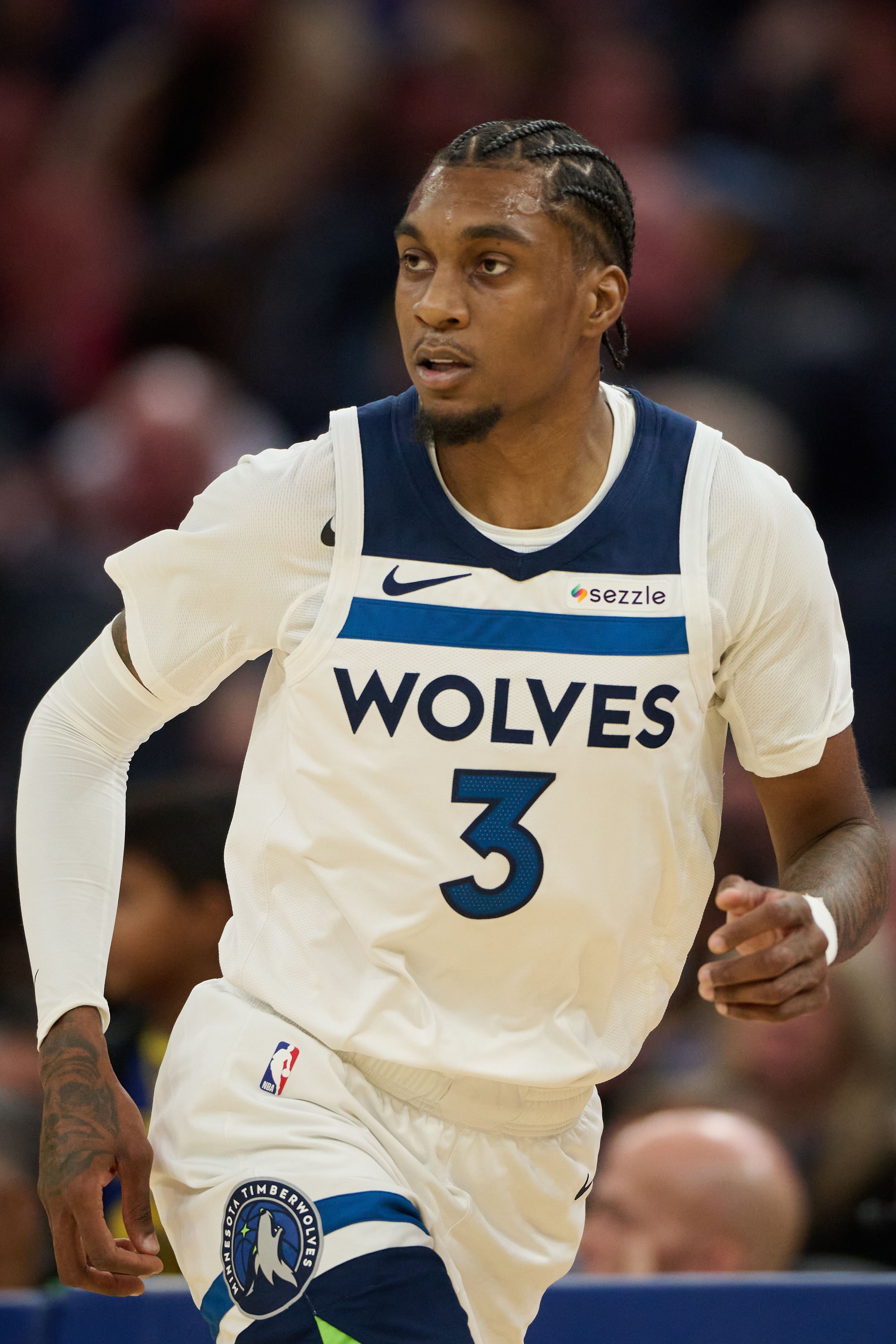 麦丹：末节是体现防守强度最明显时刻 若保持能限制对手百分以下