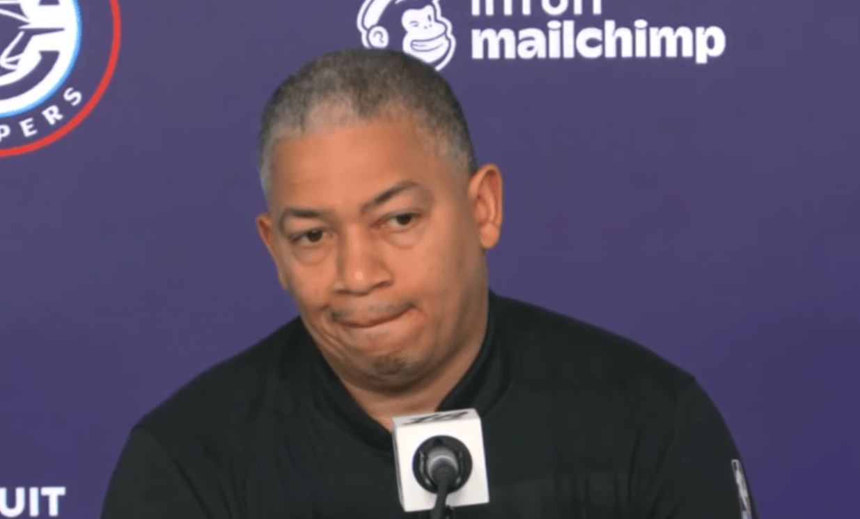 [流言板]让祖巴茨更多参与进攻？卢：一拿球就被夹，你告诉我怎么办-NBA新闻